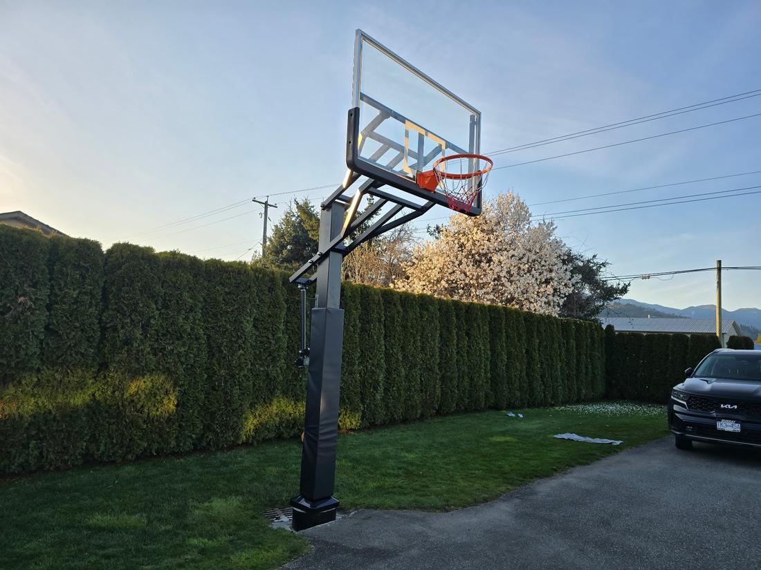 Installed basketball hoop, photo 2