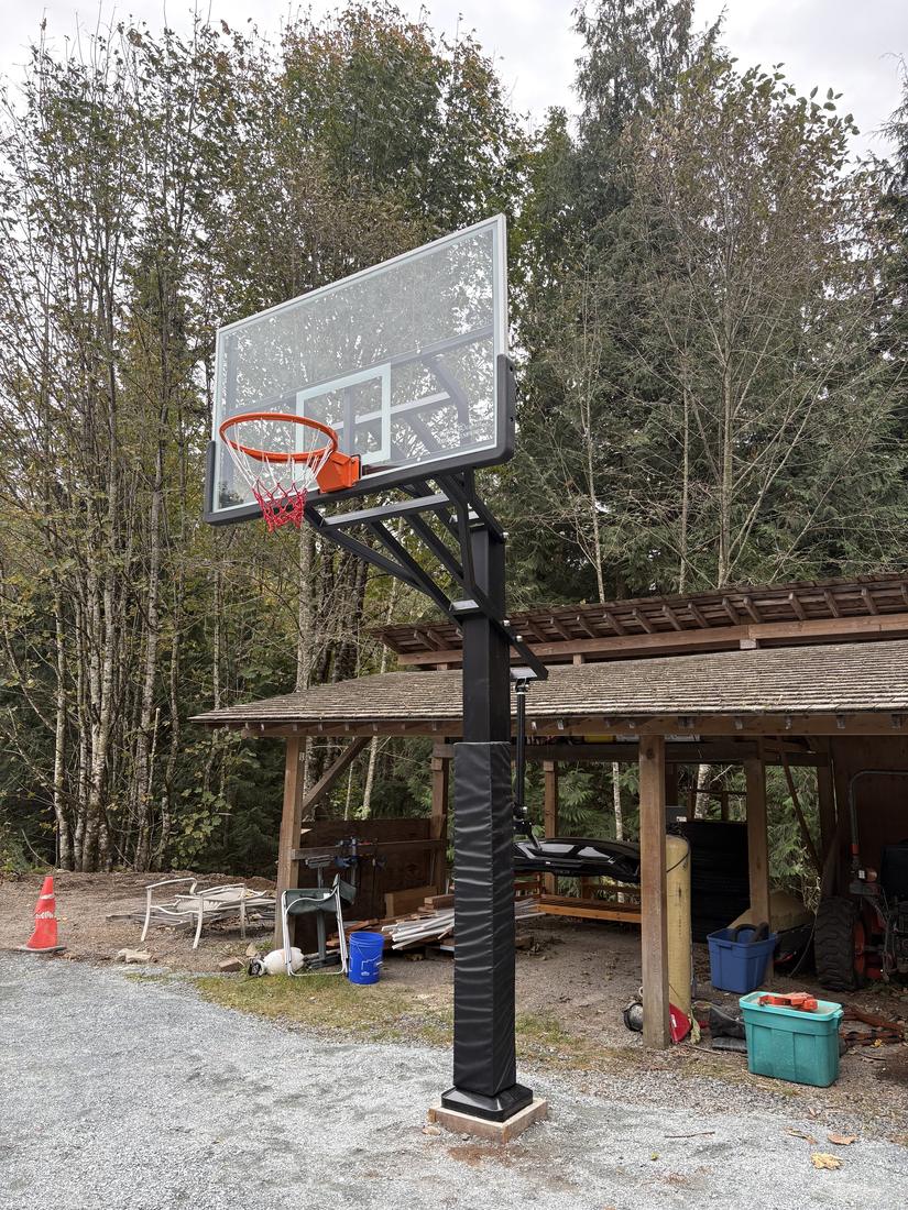 Installed basketball hoop, photo 3